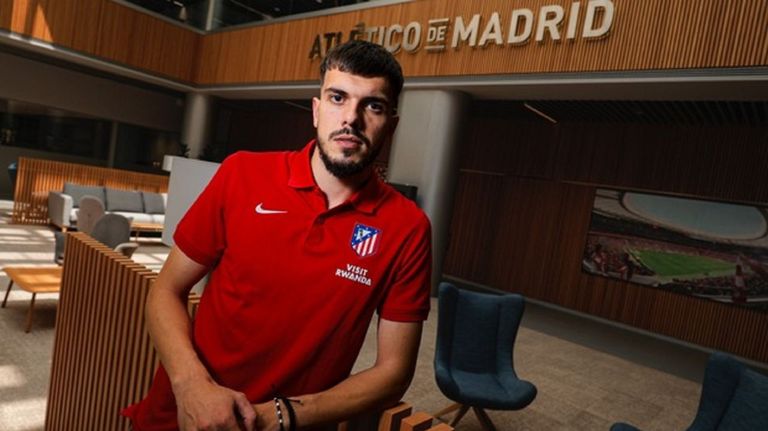 Aleksa Puric se abre paso en el primer equipo del Atlético de Madrid