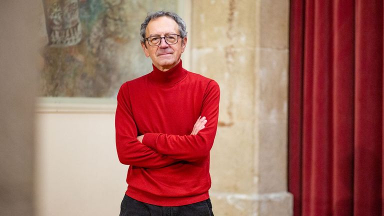 Luís Rei, escritor e presidente do Ateneo de Pontevedra: «O libro é unha invención perfecta»