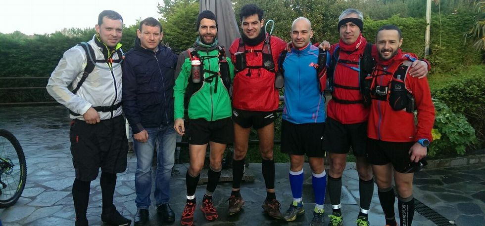 Sarria, Vilalba y A Fonsagrada despidieron el a�o corriendo.El p�vot Cheik, presionado por Trevijano ante la mirada de Jorge. 