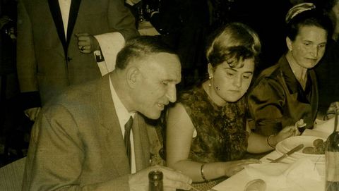 Josefina Quintena junto a su sobrina procesada y el padre de los denunciantes