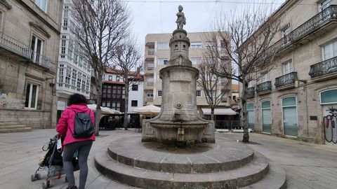 Fuente del Angelote en la plaza de A Princesa de Vigo