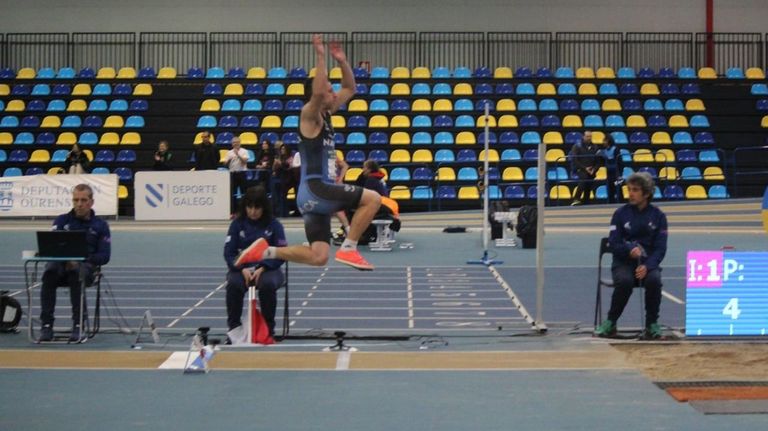 José Pena, campeón gallego máster 40 en salto de longitud y 60 metros lisos