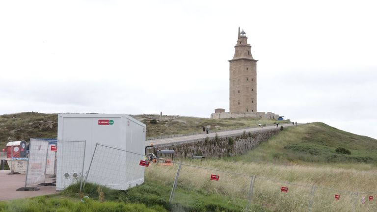 Dos meses y medio de parón en las obras en el interior de la torre de Hércules