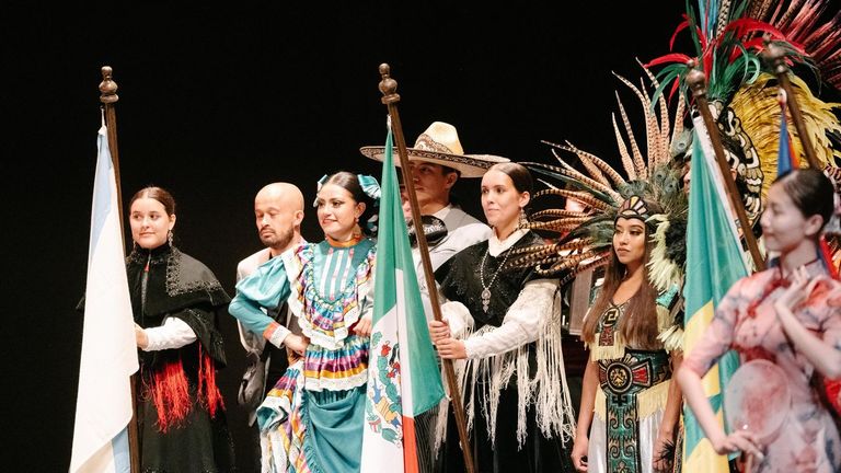 Presentación en el Teatro Principal de Ourense de las Xornadas de Folclore 2024.