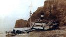 El barco «Carlos Bertrand», hundido en las peligrosas aguas del Cabo Peñas en 1950. No hubo muertos