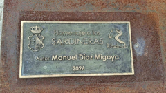 La nueva placa suprime l'asturianu del conxuntu escult�ricu