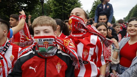 Recibimiento al Real Sporting en la previa del partido de playoff contra el Espanyol