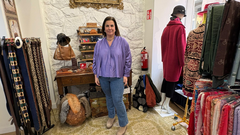 Noem� Gonz�lez, en la tienda El Caballo