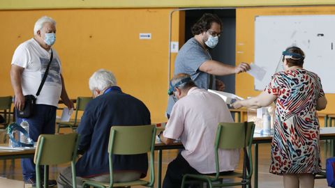 Mesas electorales en Burela