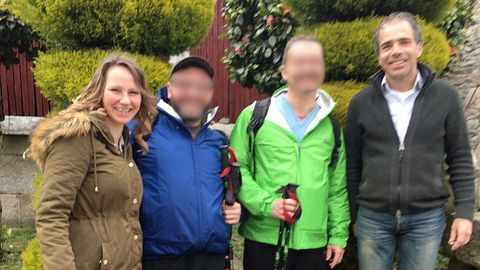 Sophie y Raymond, junto a dos personas que hacían el Camino.