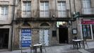 El edificio que alberga la Mexicana, en la calle Outeirio, se encuentra a la venta