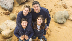 Arantxa Herrero junto a su hija Andrea, su marido y su hijo peque�o