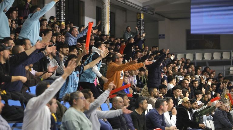 Ovaciones a Riquer y a «Pirata»