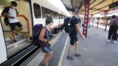 Estación de tren de Ferrol, donde solo salen y llegan tres trenes cada día