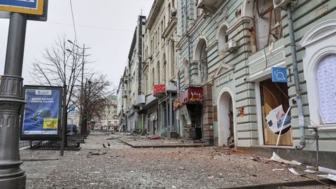 Vista general de los daos despus del bombardeo de un edificio en el centro de Kharkiv, Ucrania
