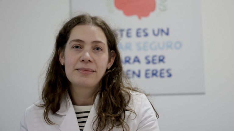 Cristina Uzal, psiquiatra de A Coruña: «La vida digital ha democratizado las inseguridades por el físico»
