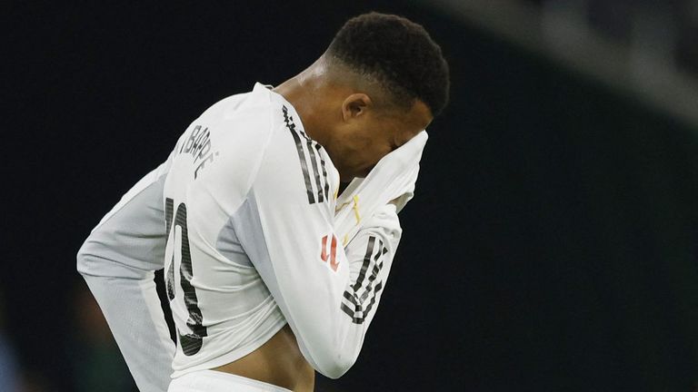 El Madrid de Arbeloa vuelve a pinchar y acerca al alirón al Barça (1-1)