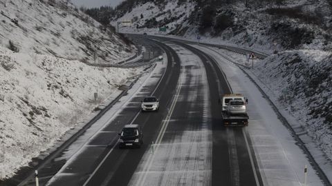 Nieve en el corredor Monforte-Lugo