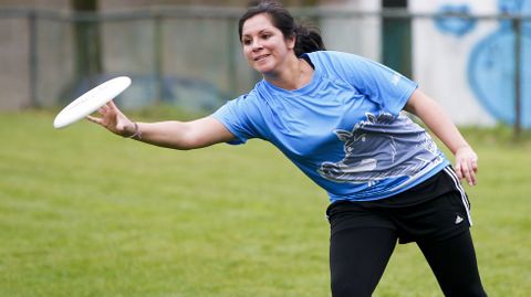 Un jugador del equipo Xabarns Ultimate Frisbee de Santiago