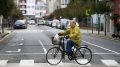 Los ciclistas debern circular a partir de ahora de forma obligatoria por la calzada