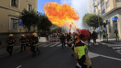 Manifestación de los bomberos comarcales en Santiago el pasado 13 de julio