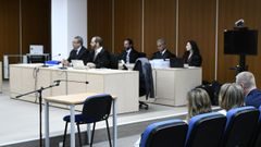 Celebración del primer día del Juicio por la destrucción de los ordenadores de Luis Bárcenas en los Juzgados de lo Penal de Madrid. María Massó, la primera a la izquierda