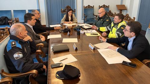 Reunión en la Subdelegación del Gobierno en Lugo para analizar el despliegue de medios ante la huelga del transporte que empieza el lunes