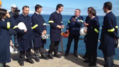 El ministro Jos� Manuel Soria, durante la visita realizada ayer a Alcoa en San Cibrao