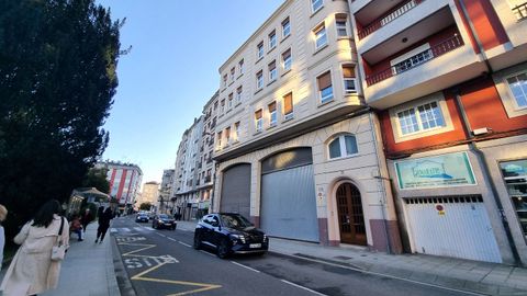 El inmueble embargado a Ribé en la rúa San Roque es un aparcamiento de 1.400 metros cuadrados en el bajo de un edificio