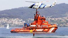 Simulacro en el puerto de Vigo de una operacin de salvamento martimo