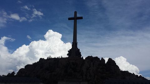 Cruz del Valle de los Caidos, en la sierra de Guadarrama de Madrid
