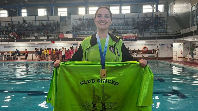 Oro para Ainhoa Lechuga en el solo libre máster de sincronizada