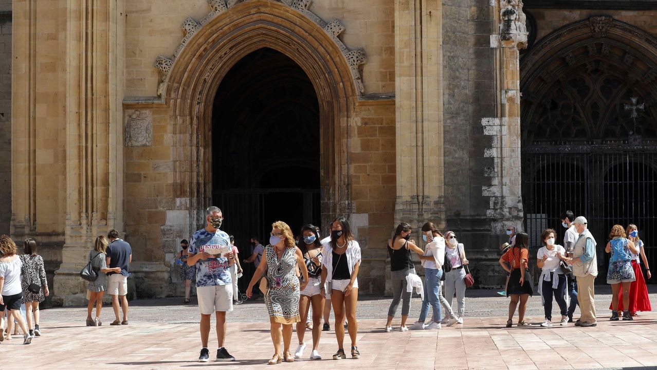 Turistas, en el centro de Oviedo