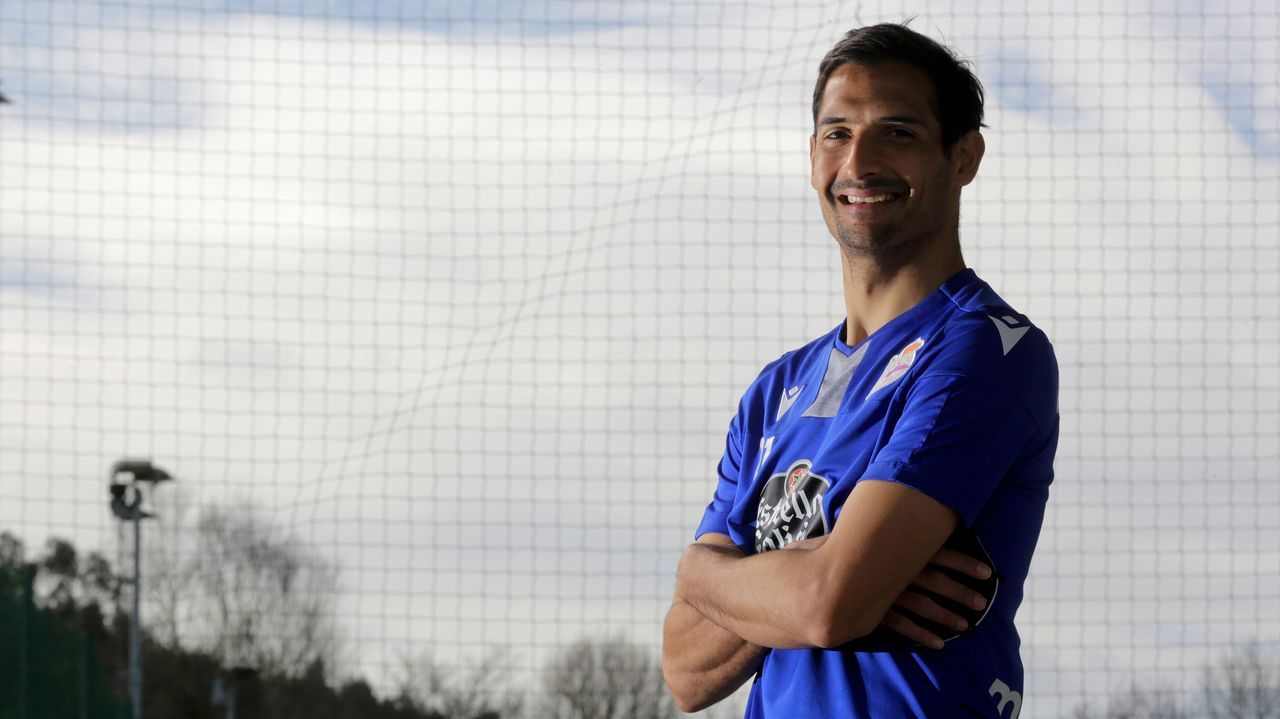 Villares, durante un entrenamiento de esta semana con el Deportivo