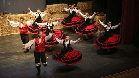 Encontro de baile galego Foliada do Ro Grande, celebrado en Vimianzo