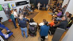 El debate se celebr en la oficina de Caixabank de Riestra, en Pontevedra
