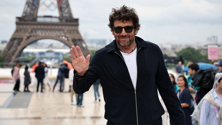El cantante francés Patrick Bruel, bajo custodia policial po