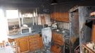 Incendio provocado por un rayo en un edificio de Rbade