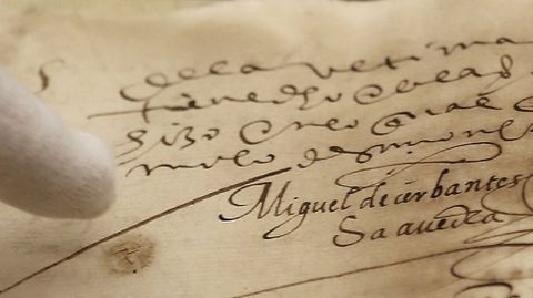 Una de las dos firmas autgrafas de Cervantes presentadas hoy en la Universidad de Sevilla