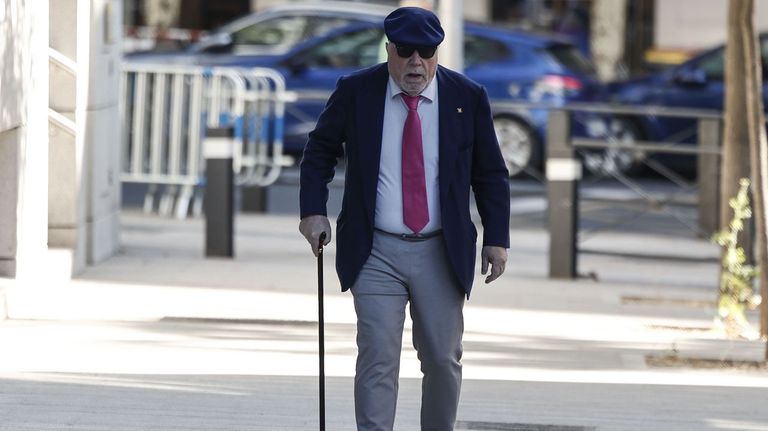 Villarejo relata la «obsesión» de Cospedal con los papeles d