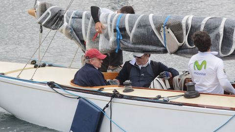 El rey emrito participando en una regata en Sanxenxo en el 2016