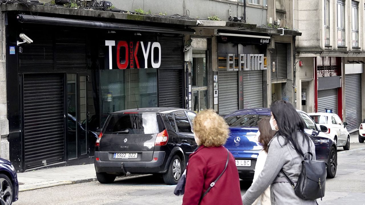 Arquitectura de premio en Ourense.Automviles circulando por la Autova do Salns (foto de archivo)