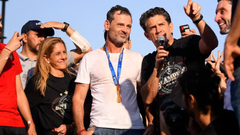 Laura Kalb Irarragorri, Diego Cocca y Alejandro Irarragorri en la celebraci�n del segundo t�tulo de Atlas con el argentino