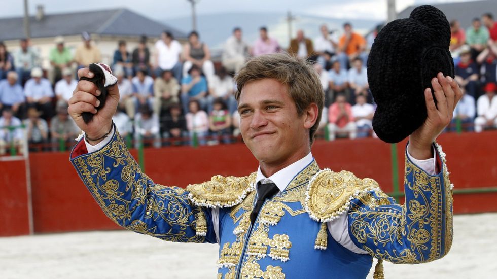 Triacastela, dividida por los toros.Hubo aficionados a la lidia que adem�s de seguir el festejo criticaron a los antitaurinos.
