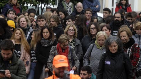 Unas trescientas personas participaron en la concentración organizada por el Ayuntamiento de Monforte por el día contra la violencia machista