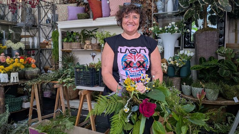 Las floristerías perfuman el San Xoán de Vigo y Nigrán