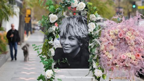 Homenaje floral a la cantante en Hollywood