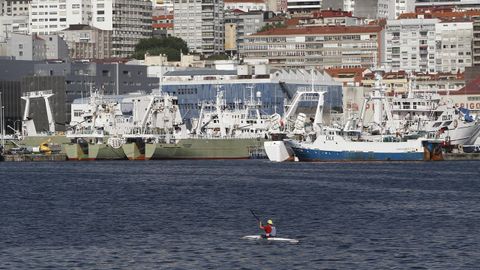 Congeladores y barcos de Gran Sol en el puerto de Vigo, en una imagen de archivo