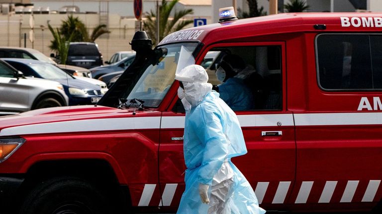 Vota y opina: ¿Debería establecerse una cuarentena obligatoria para los pacientes españoles con hantavirus del crucero?