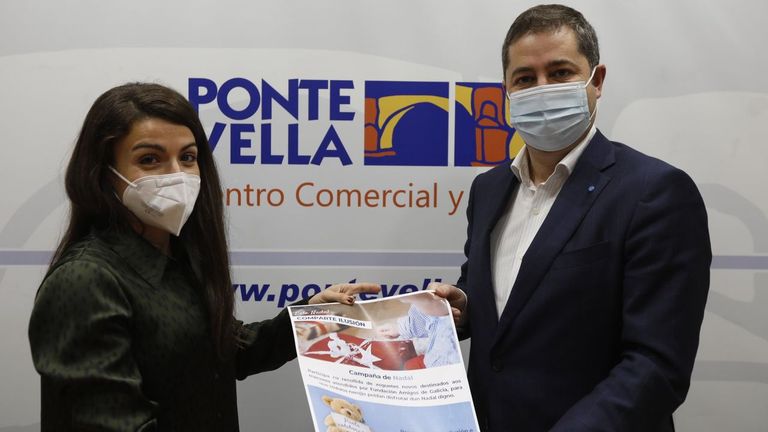 Paula Chapela y Marcos Vila presentaron la campaña Comparte Ilusión en el centro comercial Ponte Vella